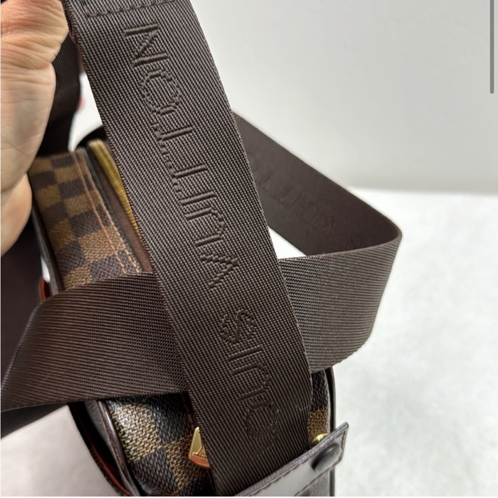 LOUIS VUITTON DAMIER BROWN UNISEX CROSSBODY WITH DUST BAG - Picture 2 of 16